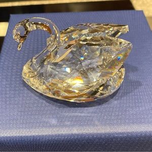 Swarovski Swan Crystal Figurine collectible 2 1/2” X 1 1/2” X 2” with box